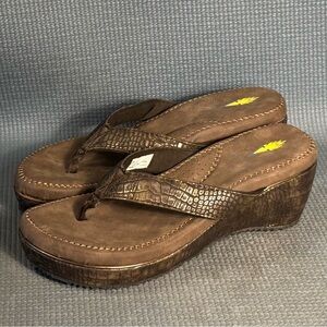 Volatile Women's Abigail Wedge Flip Flop Sandals Brown Size 8‎